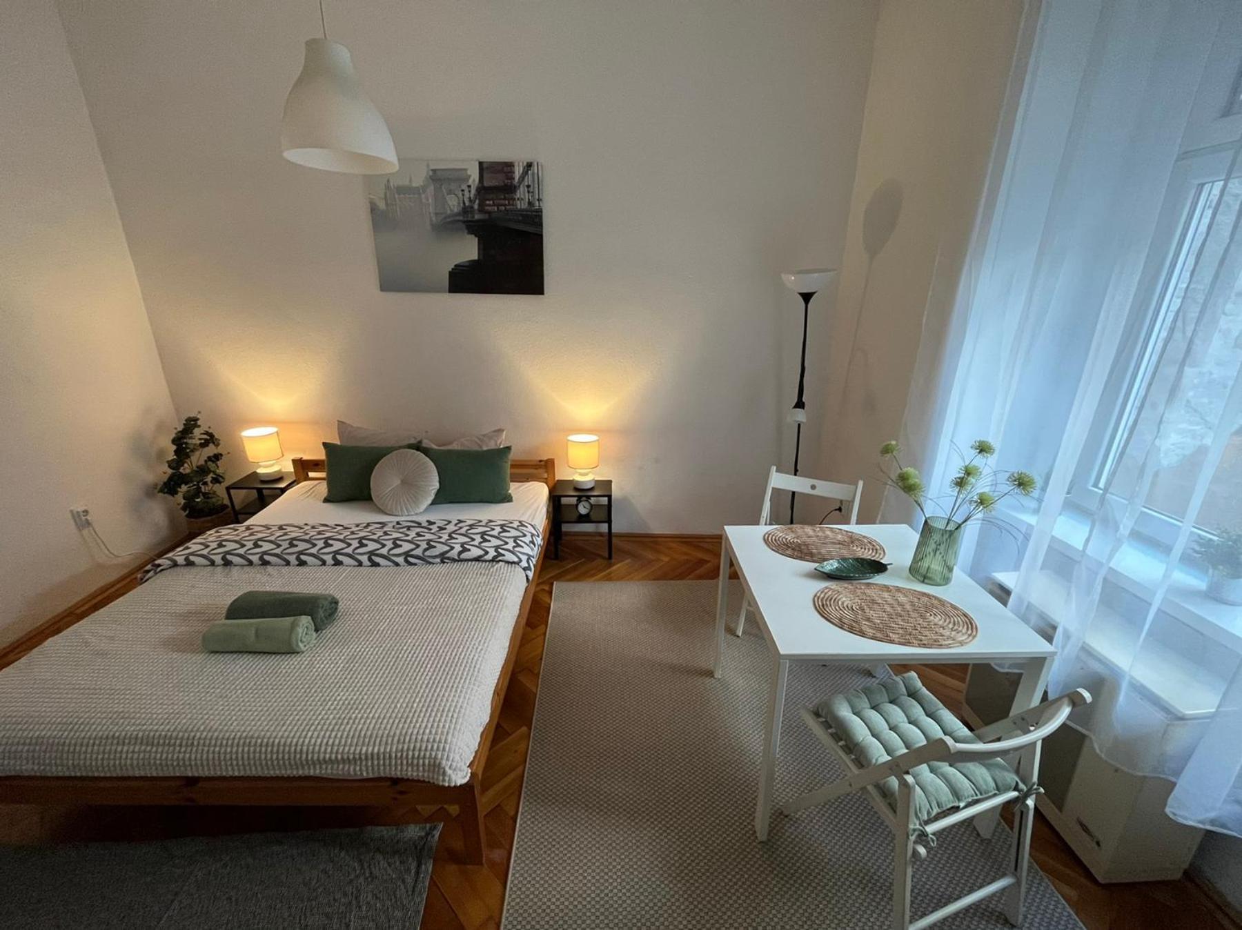 Feel Like - Cozy Downtwon Studio For 2 Apartment Budapest